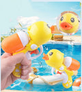 Cute Yellow Duck Water Gun Toy Cartoon Water Blaster for Kids Summer Outdoor Beach Pool Party Water Fight Games