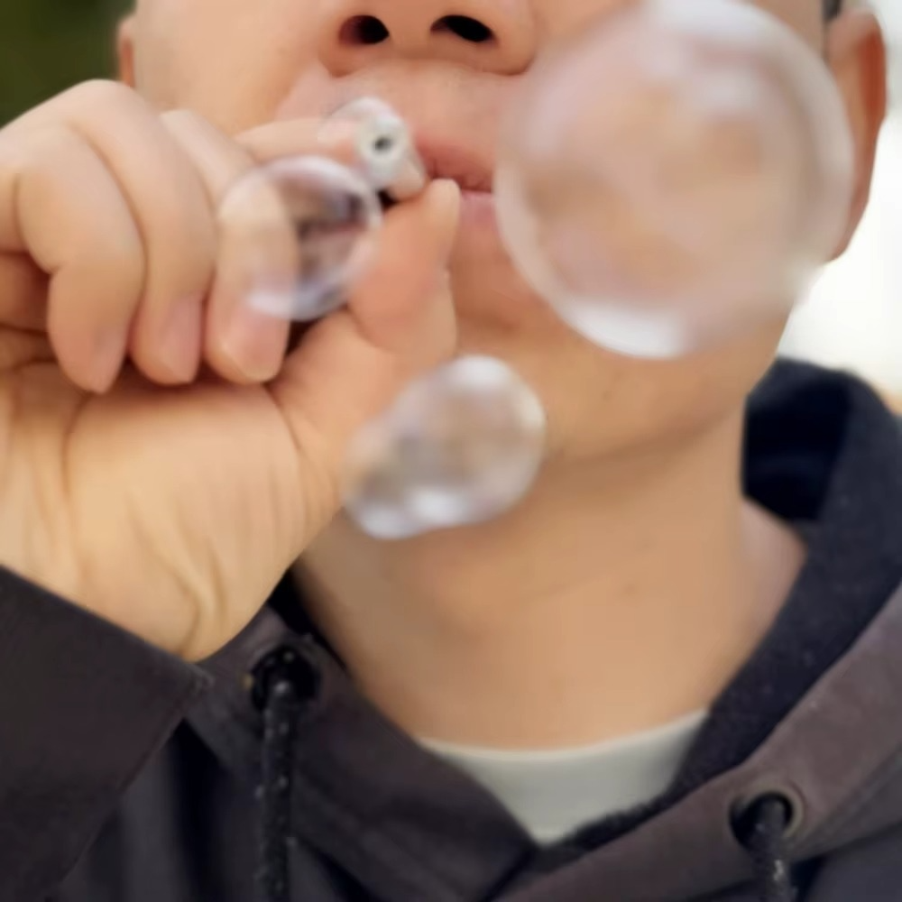 Bubble Cigarette Pack – Realistic Fake Cigarette Bubble Blower with Bubble Solution, Mini Cigarette Bubbles Maker for Stress Relief, Fun Party Gift for Adults